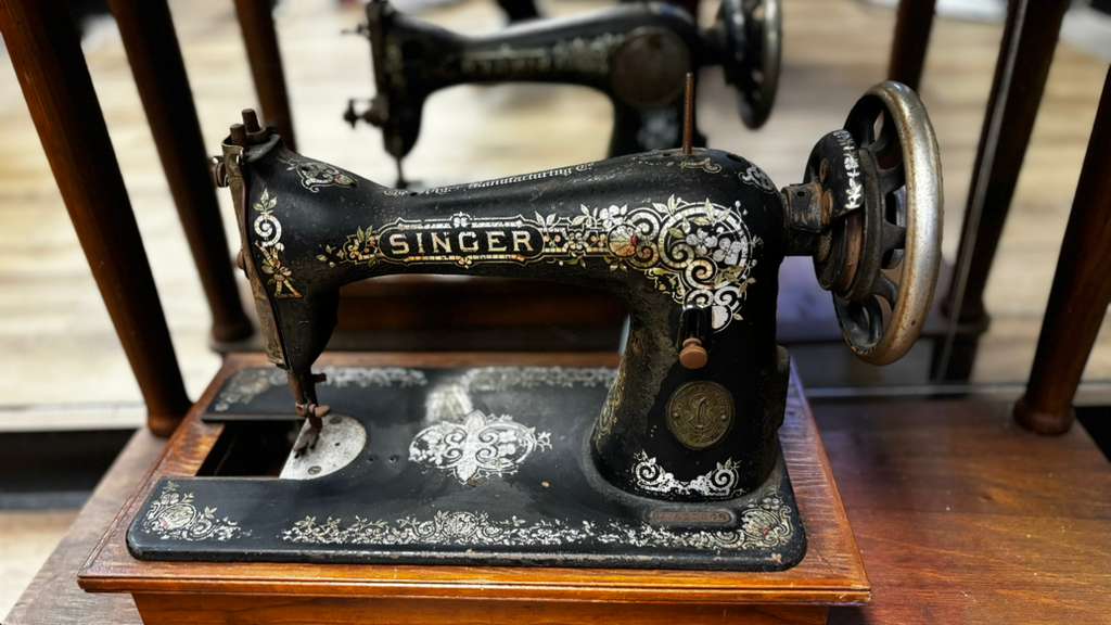 Alfredo's Dry Cleaners and Tailoring photo 3